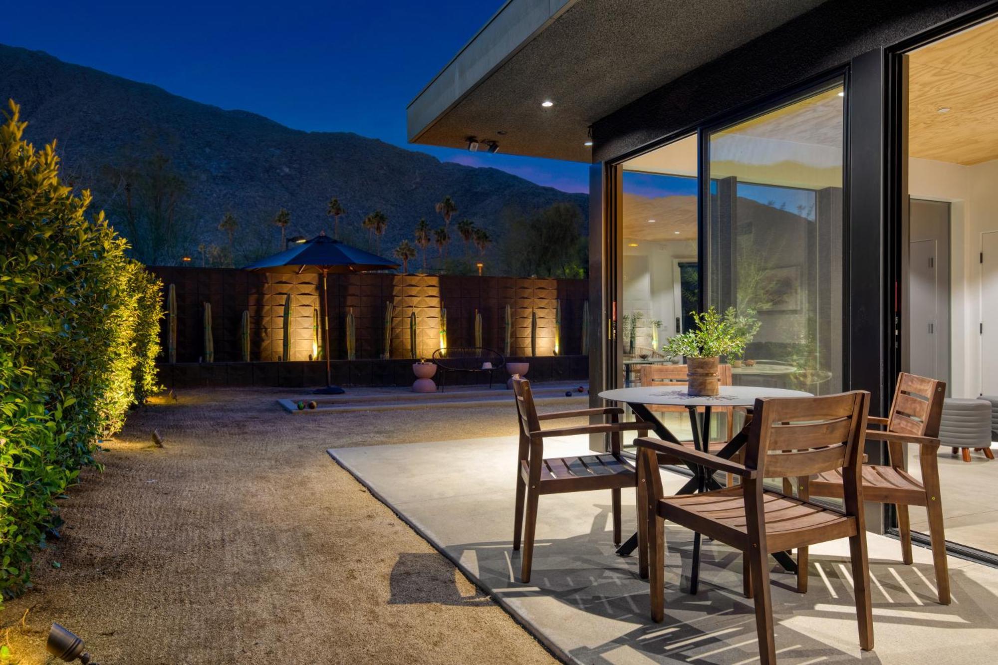 Blackhaus By Avantstay Ada Modern Rooms, Pool & Bbq Palm Springs Exterior photo