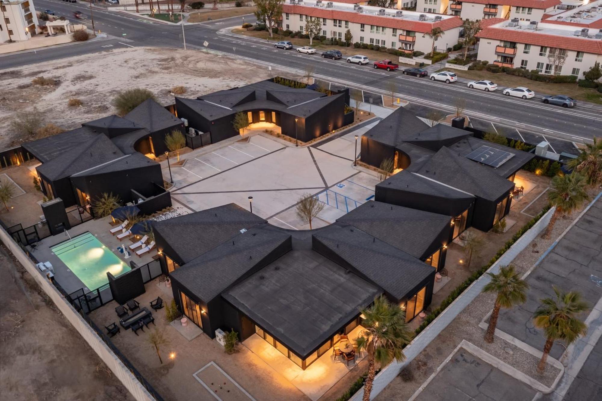 Blackhaus By Avantstay Ada Modern Rooms, Pool & Bbq Palm Springs Exterior photo